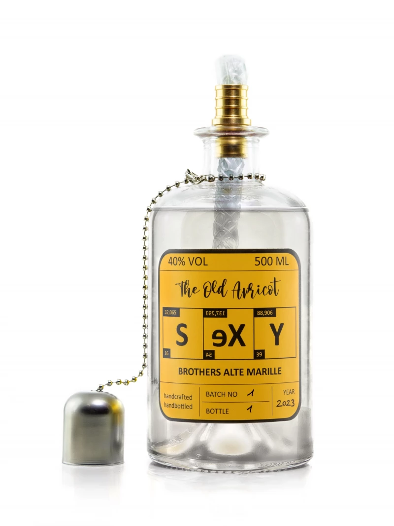 The Old Apricot Sexy Alte Marille 0.5l 40% Vol. inkl. Upcycling Öllampe
